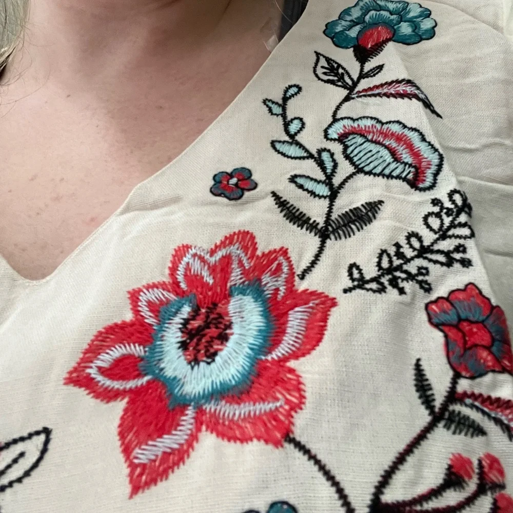 Umgee Pastel Floral Embroidered Tunic Dress - size M - Picture 3 of 7